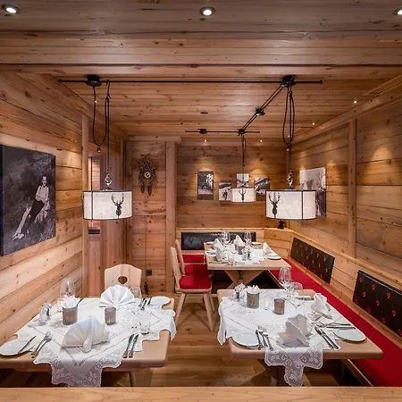 호텔 Naturparkhotel Adler 4*