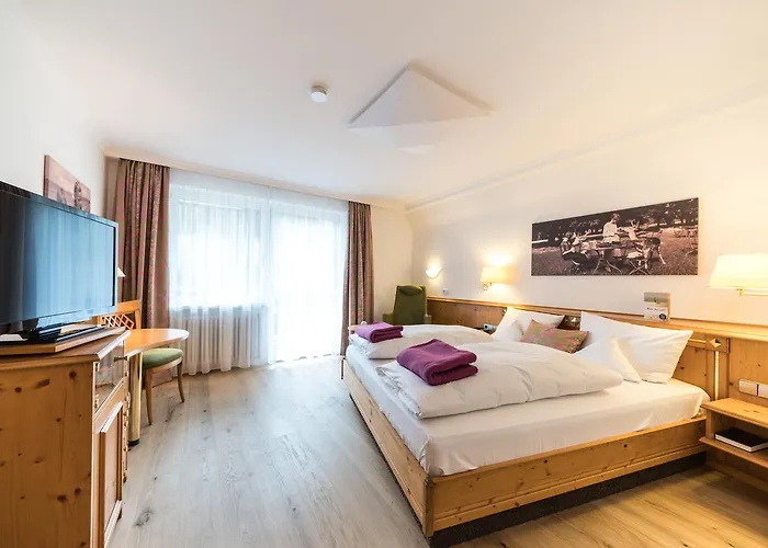 Naturparkhotel Adler Отель Вольфах