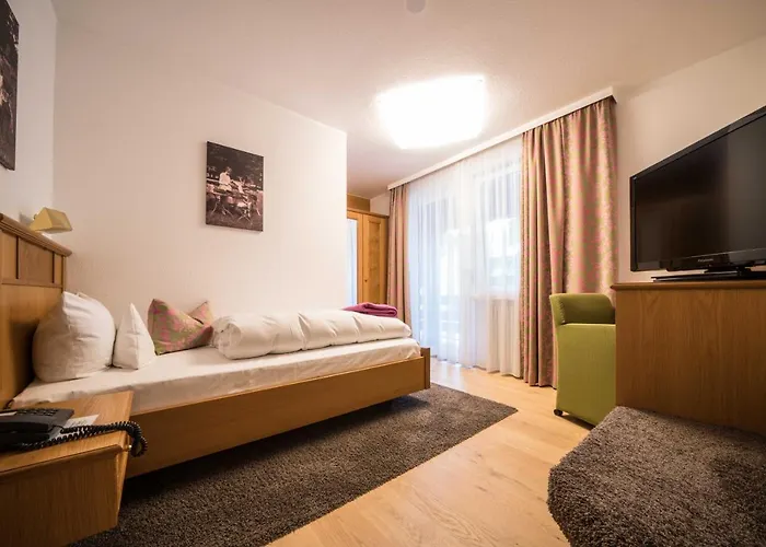 Naturparkhotel Adler 4*